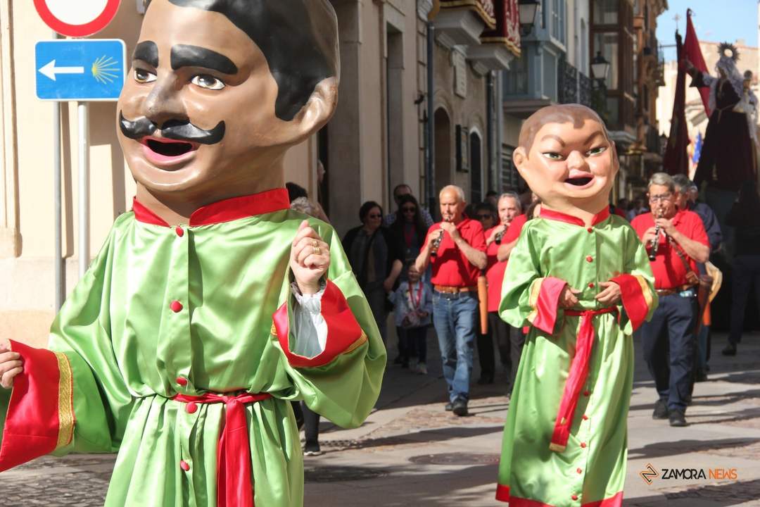 La Virgen de la Concha y la Tarasca procesionan en las Vísperas del Corpus Christi_30
