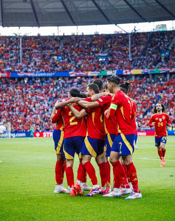 Victoria de España frente a Croacia en el primer encuentro de Eurocopa. Fotografía: @SEFutbol