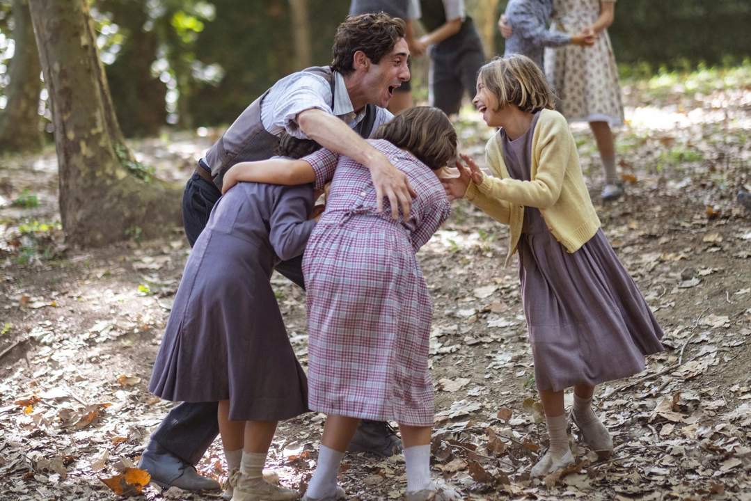 Fotograma de la película "El maestro que prometió el mar". FILMAFFINITY