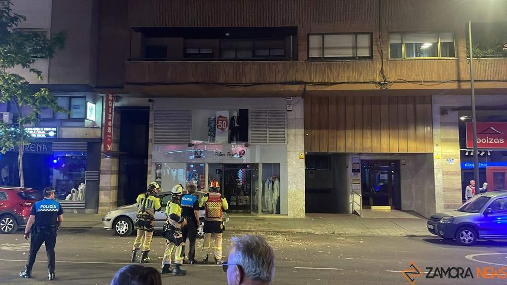 bomberos toldo en Victor Gallego _5