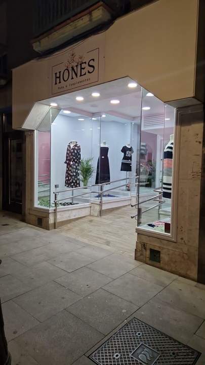 Nueva tienda de moda y complementos Hones en San Torcuato. Fotografía: CEDIDA