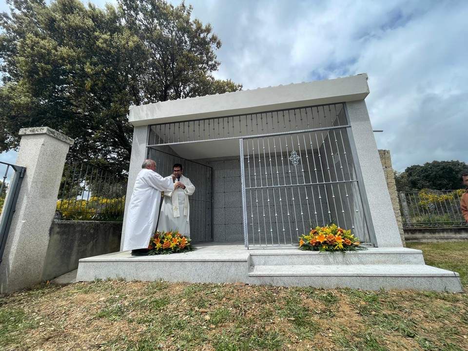 Bendición columbario Argusino 5 de mayo (2)