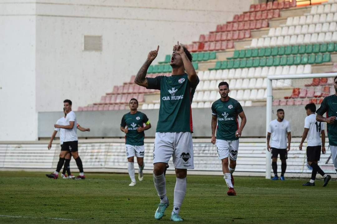 El Zamora CF gana el penúltimo partido de temporada contra el Salamanca UDS