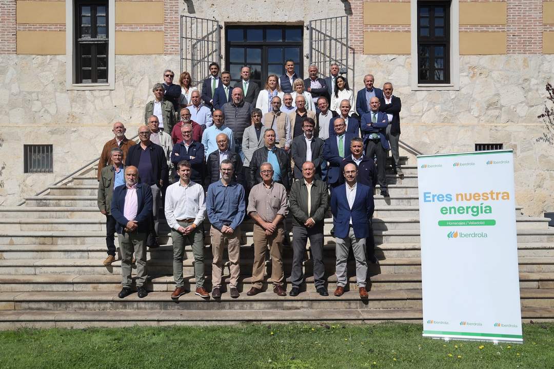 Foto de familia de los empleados de Iberdrola homenajeados