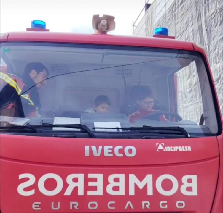 los alumnos de Camarzana de Tera se convierten en bomberos por un día (4)