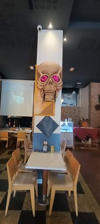 establecimientos decorados de Halloween (3)