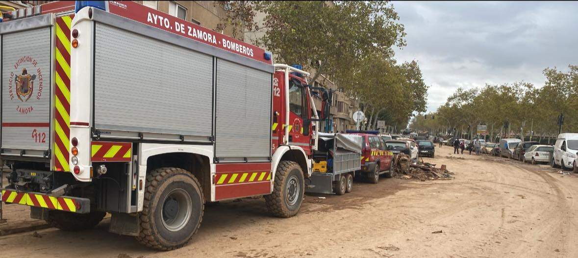 Bomberos zamoranos en Valencia