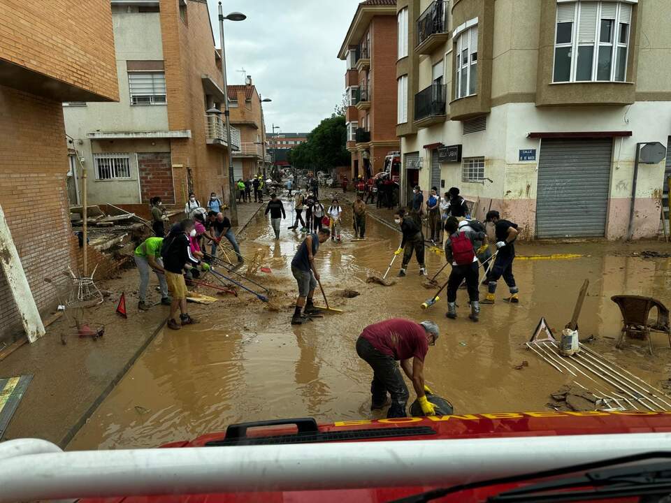 los bomberos del Consorcio Provincial de Prevención y Extinción de Incendios y los trabajadores del Parque de Maquinaria de la Diputación de Zamora se sumaron a los esfuerzos de recuperación en Valencia1