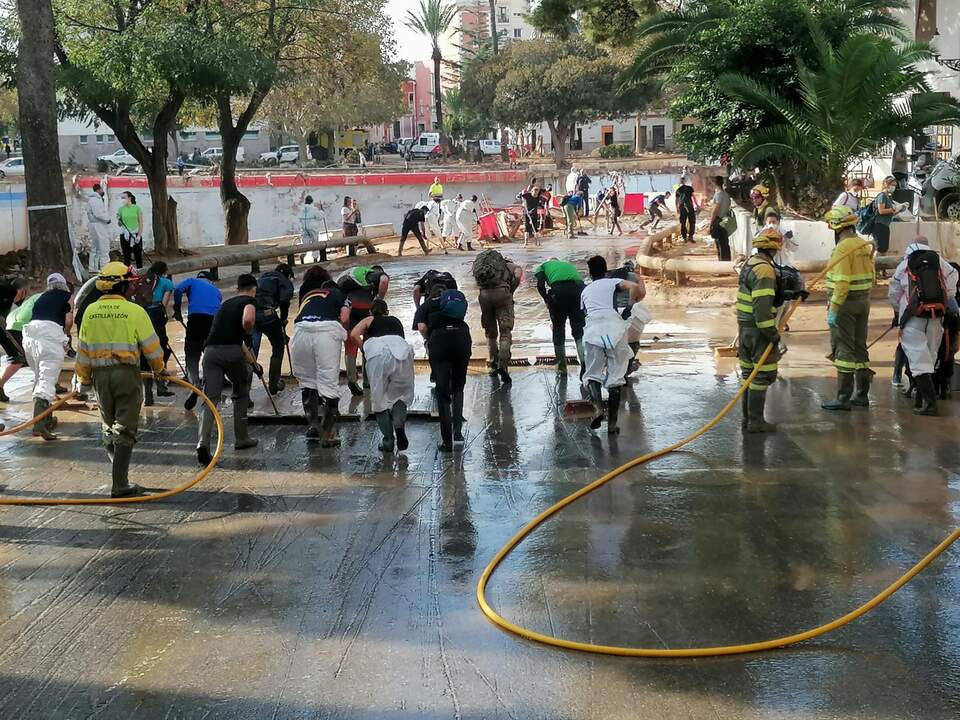 Bomberos forestales de Zamora colaboran en los trabajos de emergencia en Picaña y Paiporta 1