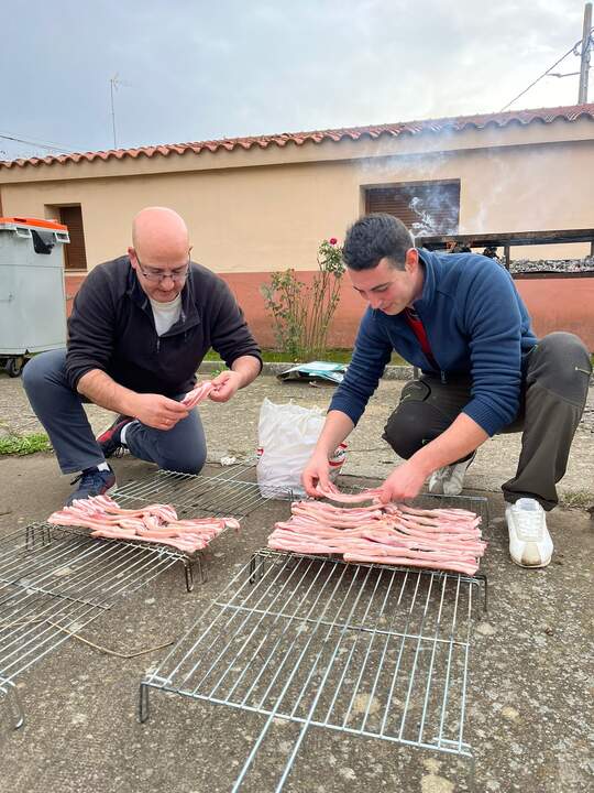 vecinos de Trademézar celebran San Martino. IMAGEN CECIDA (3)
