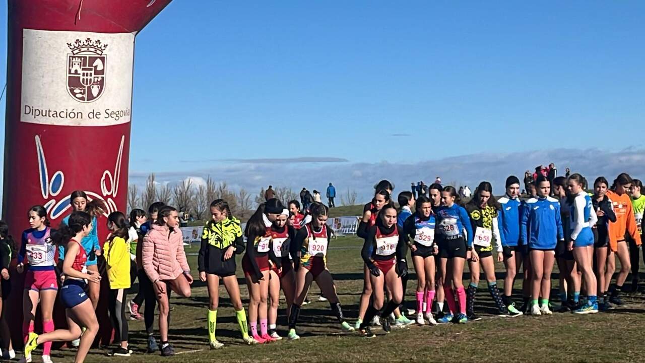 Linea de salida sub 14, instantes antes de dar el pistoletazo de salida