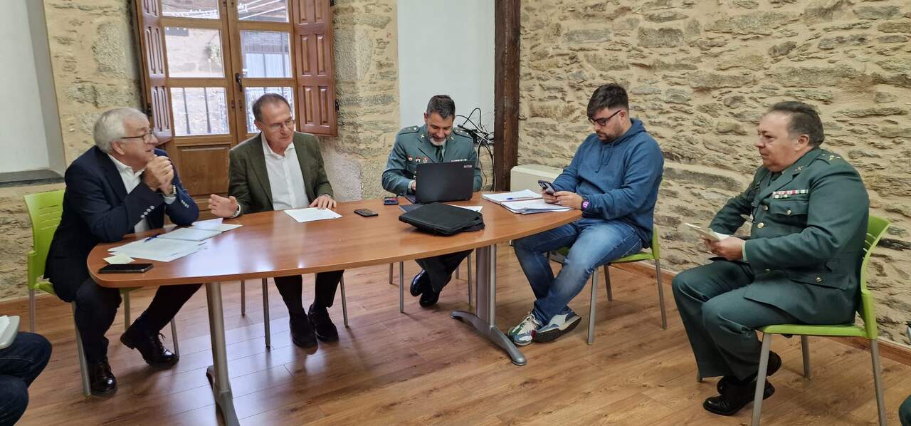 Ángel Blanco y José Fernández coordinan la seguridad navideña en Puebla de Sanabria