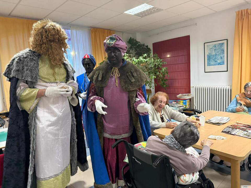 Los Reyes Magos en la Residencia de San Tirso de Santibáñez de Tera