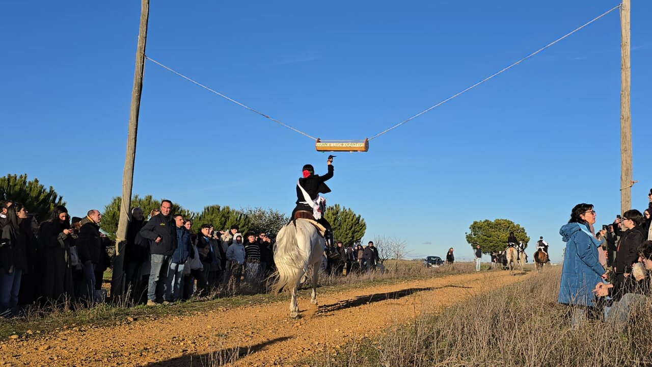 Carrera de cintos en Fuentes de Ropel. IMAGEN CEDIDA (7)