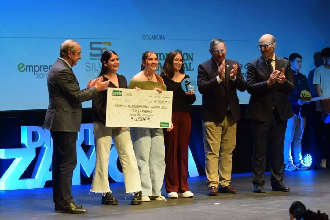premios talento tercer premio