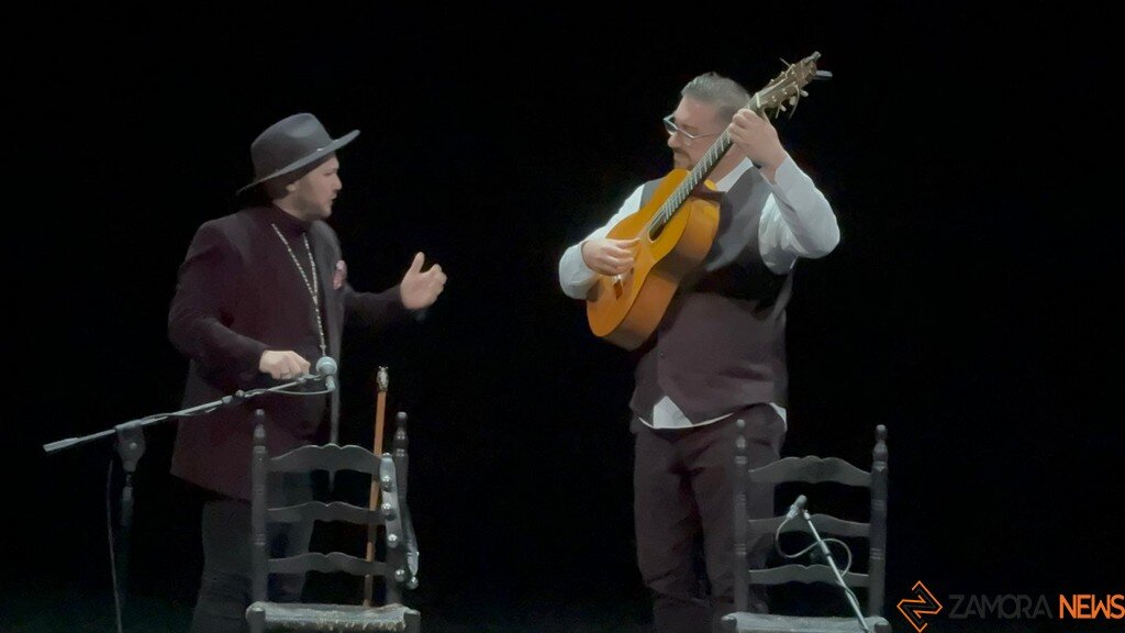 Perrete en el teatro Principal del Zamora _4