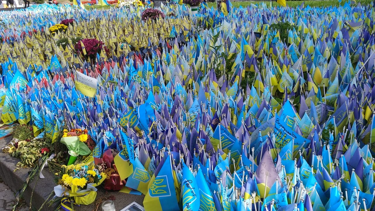 Kiev banderas muertos recuerdo