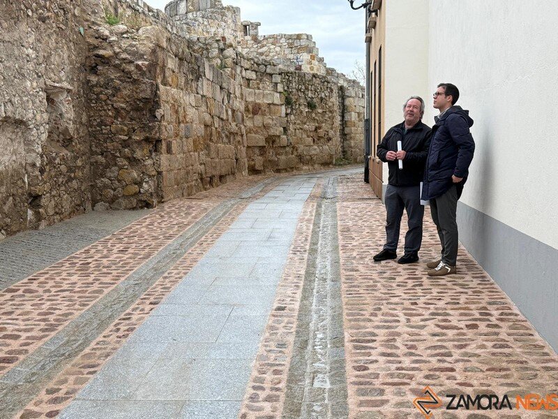 El alcalde de Zamora, Francisco Guarido, y el concejal de Obras, Movilidad, Infraestructuras y Participación Ciudadana, Pablo Novo_2