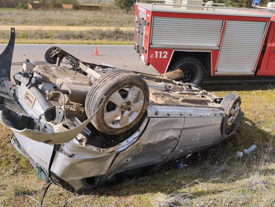 Los bomberos de Benavente rescatan a un conductor, Diputación de Zamora