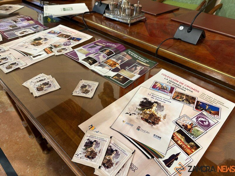 presentación campaña de cromos semana santa con el comercio de Zamora _5