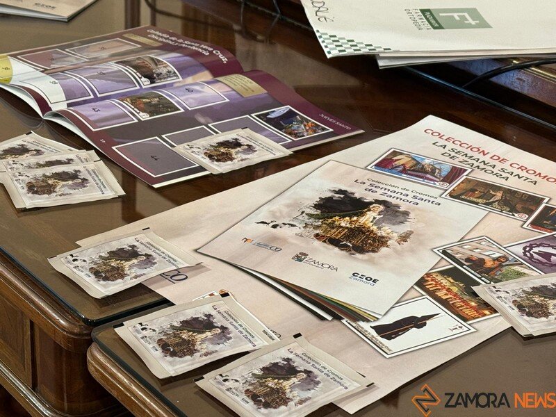 presentación campaña de cromos semana santa con el comercio de Zamora