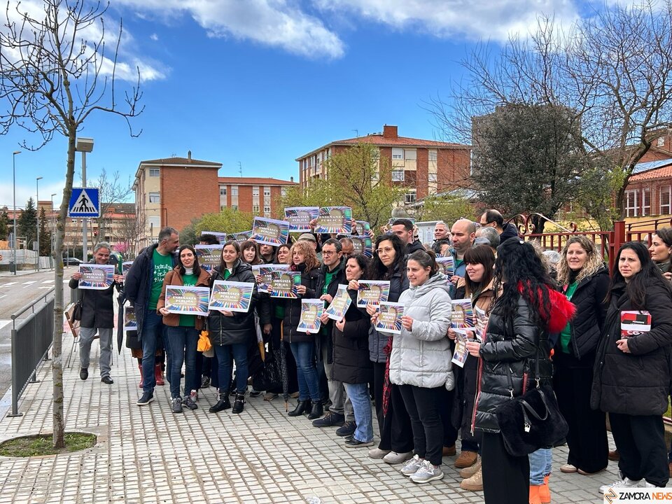 Concentración en Zamora para defender la enseñanza pública