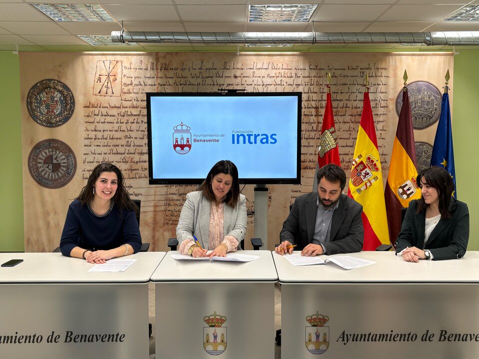 Benavente renueva su convenio con la Fundación INTRAS