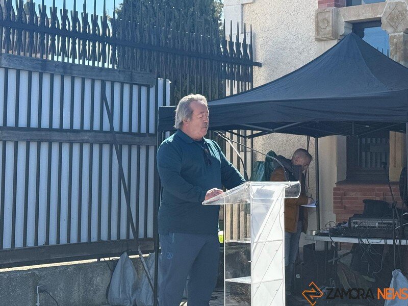 Francisco Guarido, alcalde de Zamora en la inauguración del museo pedagógico de Zamora