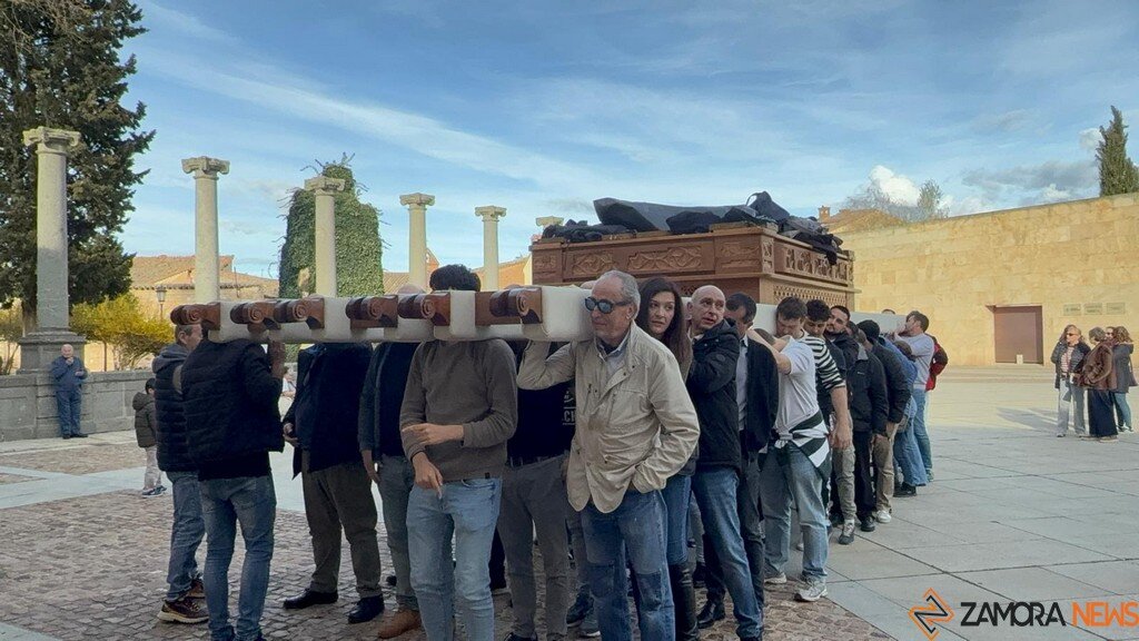 traslado de pasos de la Hermandad de Jesús Luz y Vida