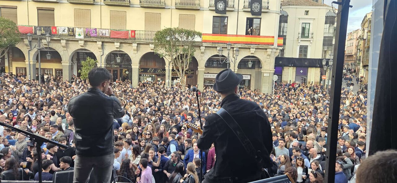 Domingo de Resurección en la Plaza Mayor de Zamora (6)