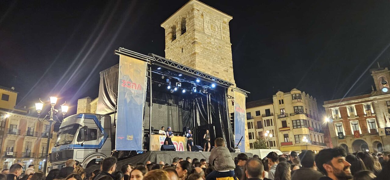 Domingo de Resurección en la Plaza Mayor de Zamora (2)