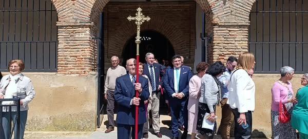 Revellinos de Campos celebra San Marcos arropado por representantes de la Diputación