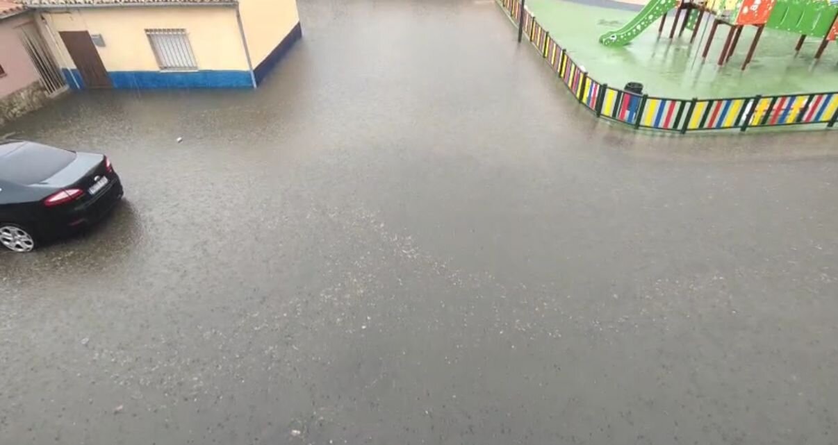 la lluvia inunda varias zonas de Zamora (3)