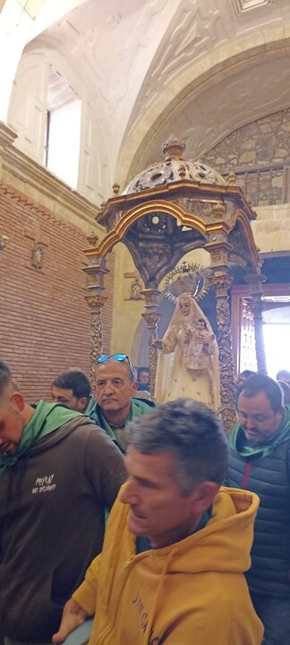 Procesión Cristo e Morales- Virgen interior de la Ermita.