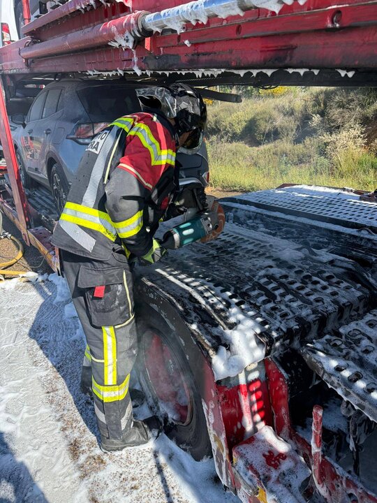 incendio camión con plataforma (2)