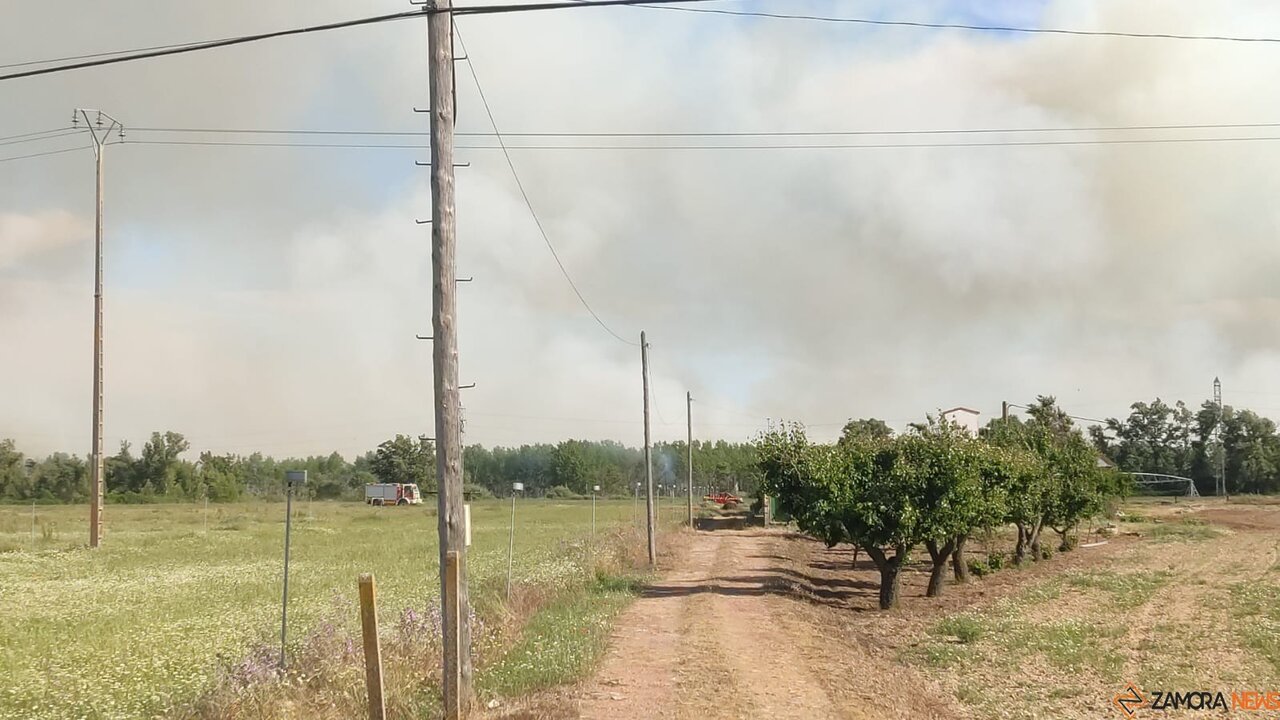 incendio junto al Hostal 59 en la N-122
