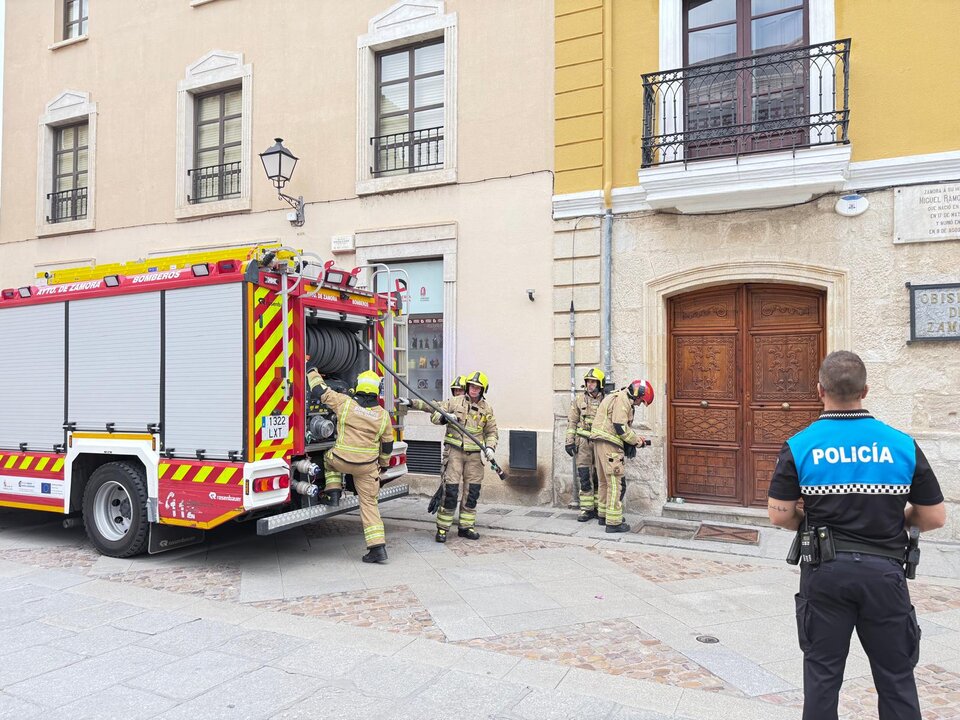 bomberos de Zamora sofocan un conato (3)