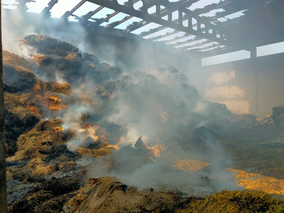 incendio nave Monfarracinos (1)