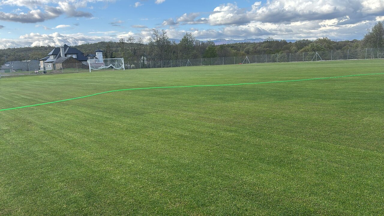 Campo de Deportes El Teso, en Palacios de Sanabria 1
