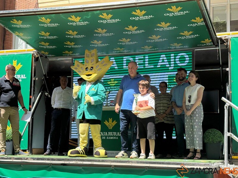 ganadores del concurso de ristras y montones de la Feria del Ajo 2025 en Zamora