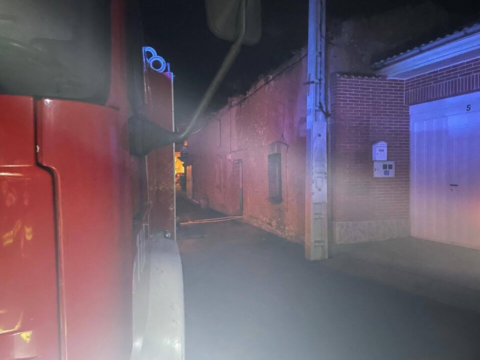 Incendio en una vivienda deshabitada en Olmillos de Valverde