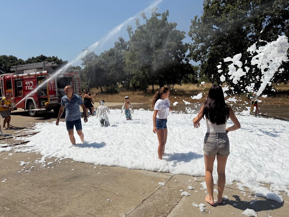 Asociación Cultural El Balcón de Aliste visita el Parque de Bomberos Tierras de Aliste_2