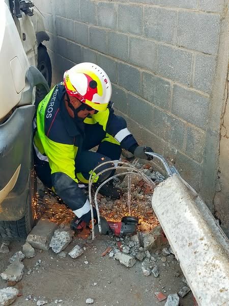 Accidente en Piedrahíta de Castro: tres heridos tras chocar un todoterreno contra un poste de la luz