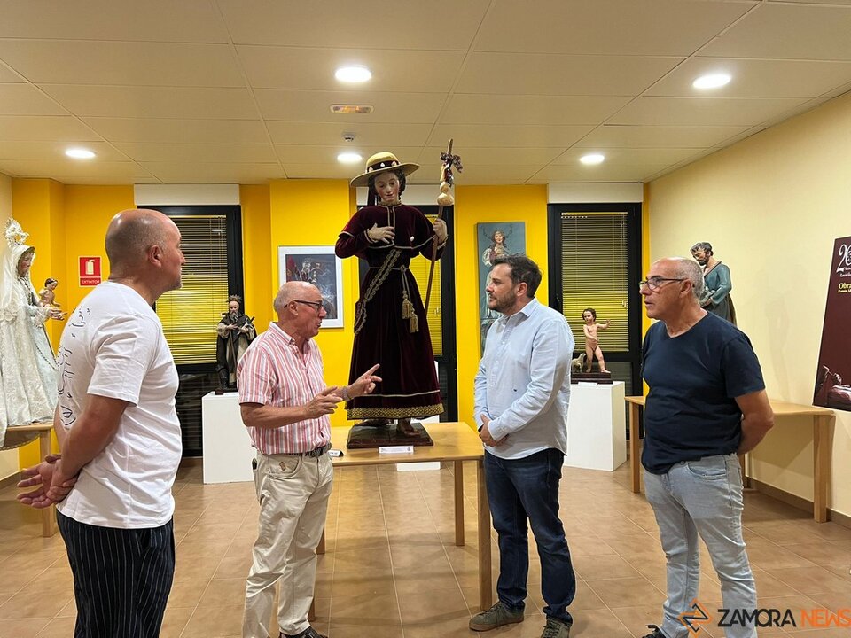 Víctor López de la Parte visita Exposición de Ramón Álvarez