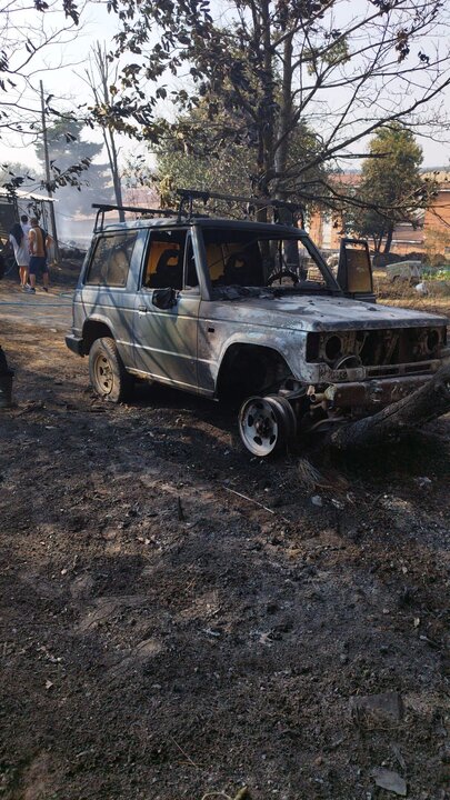 Vehículo calcinado por un fuego en Alcañices