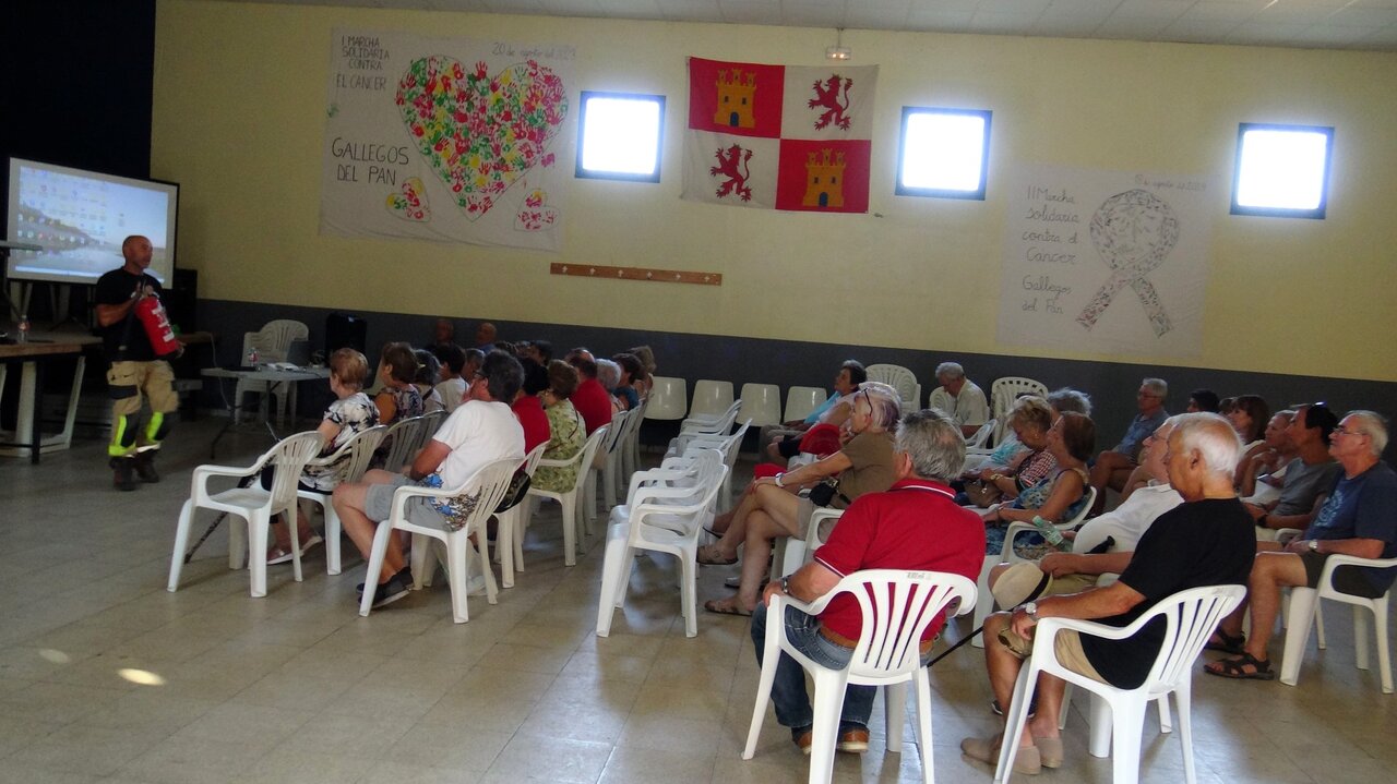 Charla sobre incendio domestico Gallegos del Pan- Imagen de redes sociales