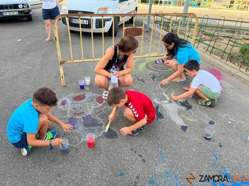 arte infantil llena de color las calles de Coreses _39