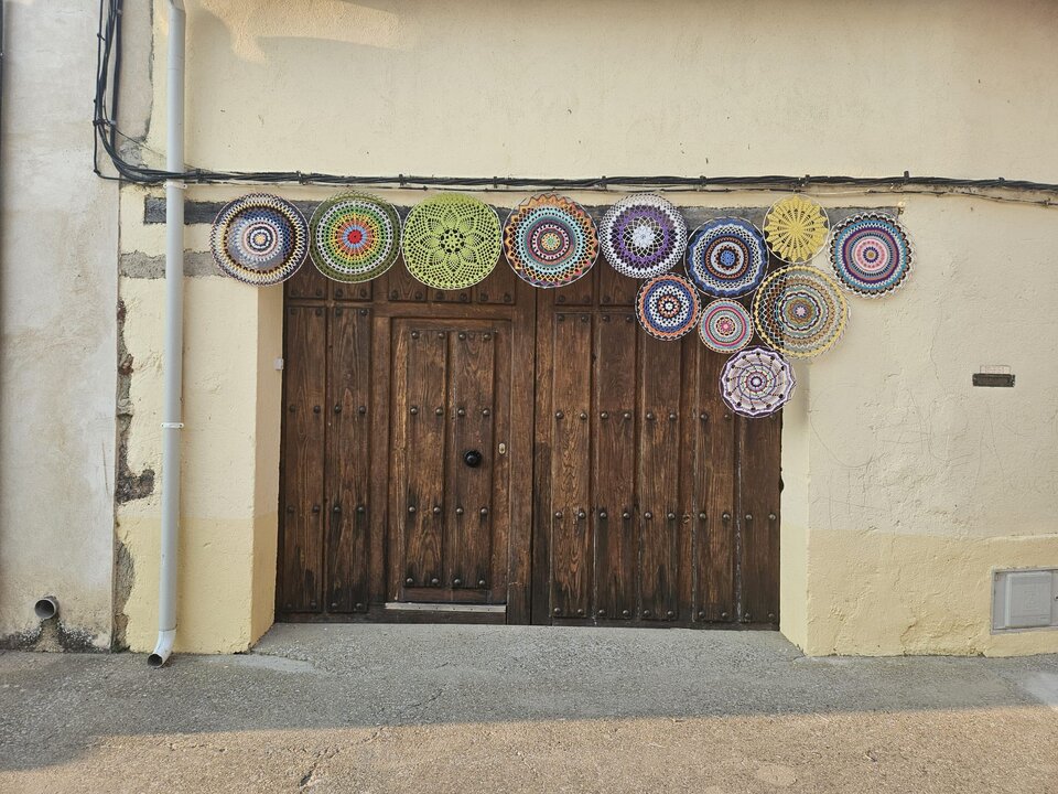 decoración ganchillo en San Marcial. IMAGEN RRSS (4)