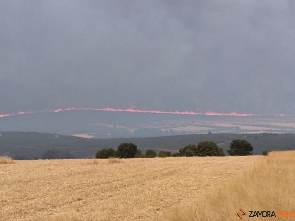 Incendio de Puercas desde Valer_2