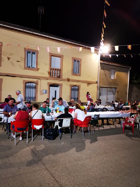 cena popular en Quiruelas de Vidriales (1)